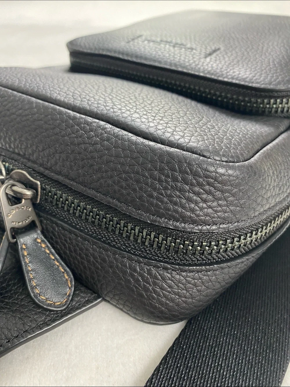 Coach Gotham Pack Shoulder/Crossbody Sling Bag | Black